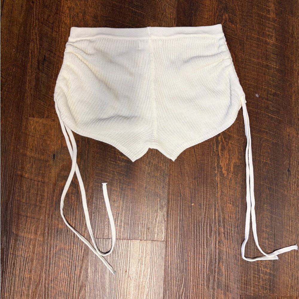 Medium White Knit Shorts with Drawstrings